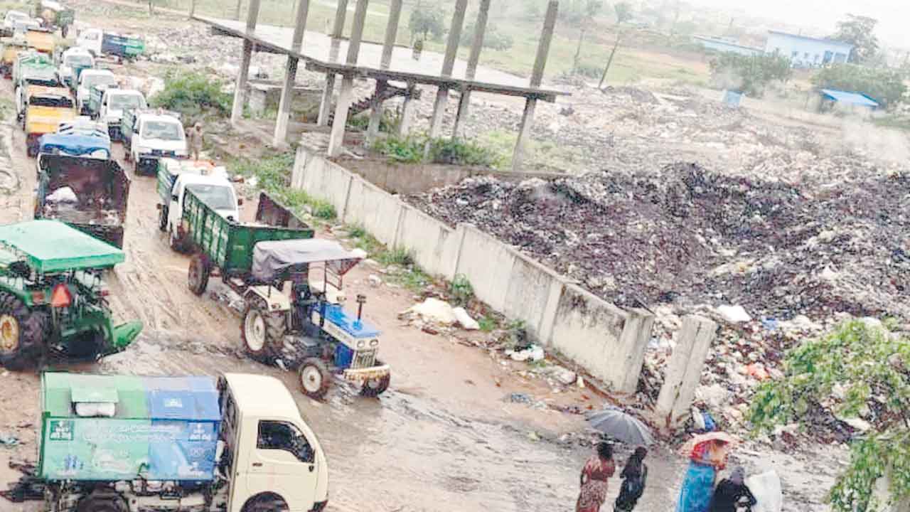 డంప్‌యార్డుకు నాలుగెకరాలు