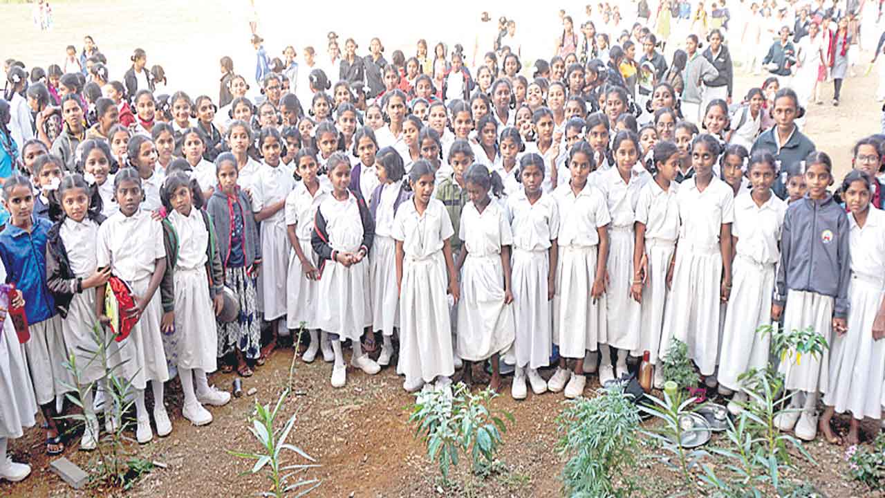 పేద విద్యార్థులకు వరం..రెసిడెన్షియల్‌ స్కూల్స్‌..