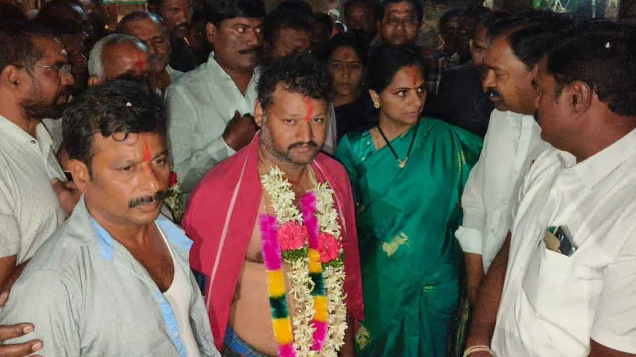 బీఆర్‌ఎస్‌ ఉమ్మడి జిల్లా మాజీ అధ్యక్షుడు కోల జనార్దన్‌ మృతి