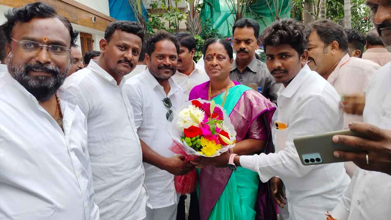 కాంగ్రెస్‌ నాయకుల సంబురాలు