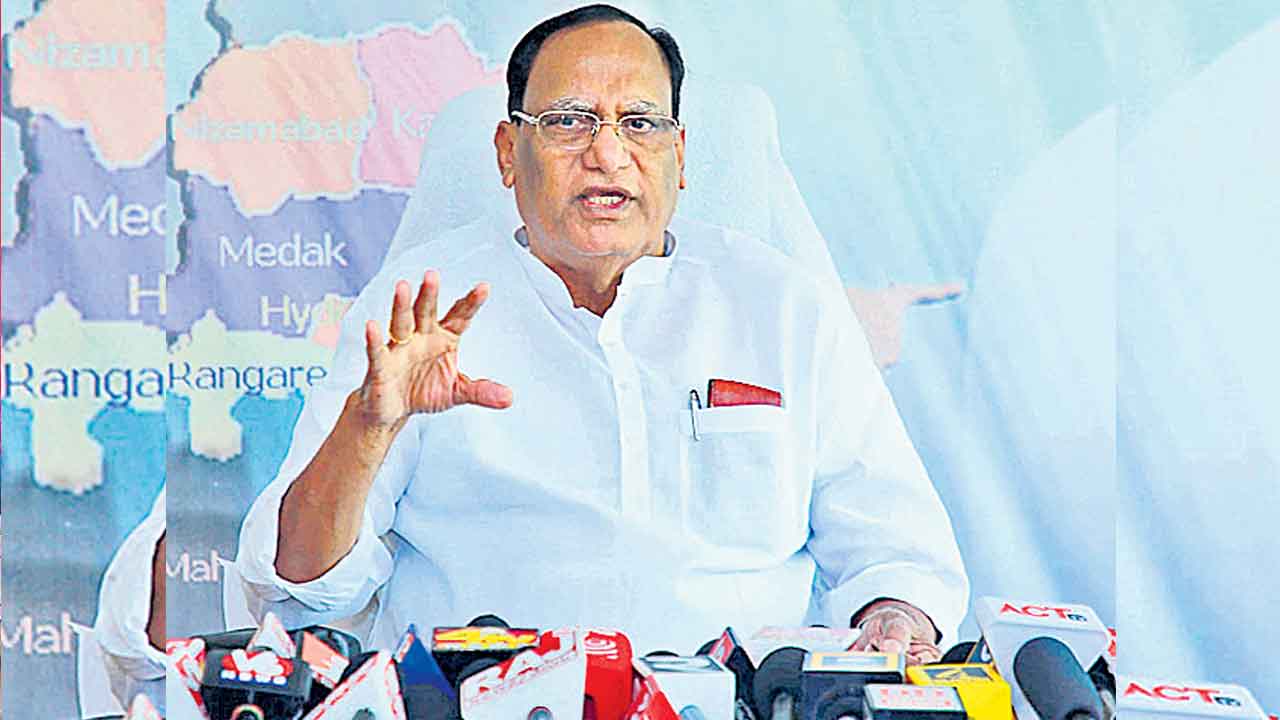 ఎగ్జిట్‌ పోల్స్‌ అన్నీ ఫాల్స్‌ సర్వేలే