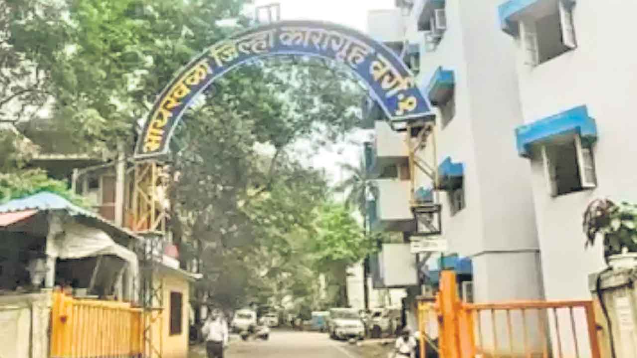 రేడియో జాకీలుగా మహిళా ఖైదీలు