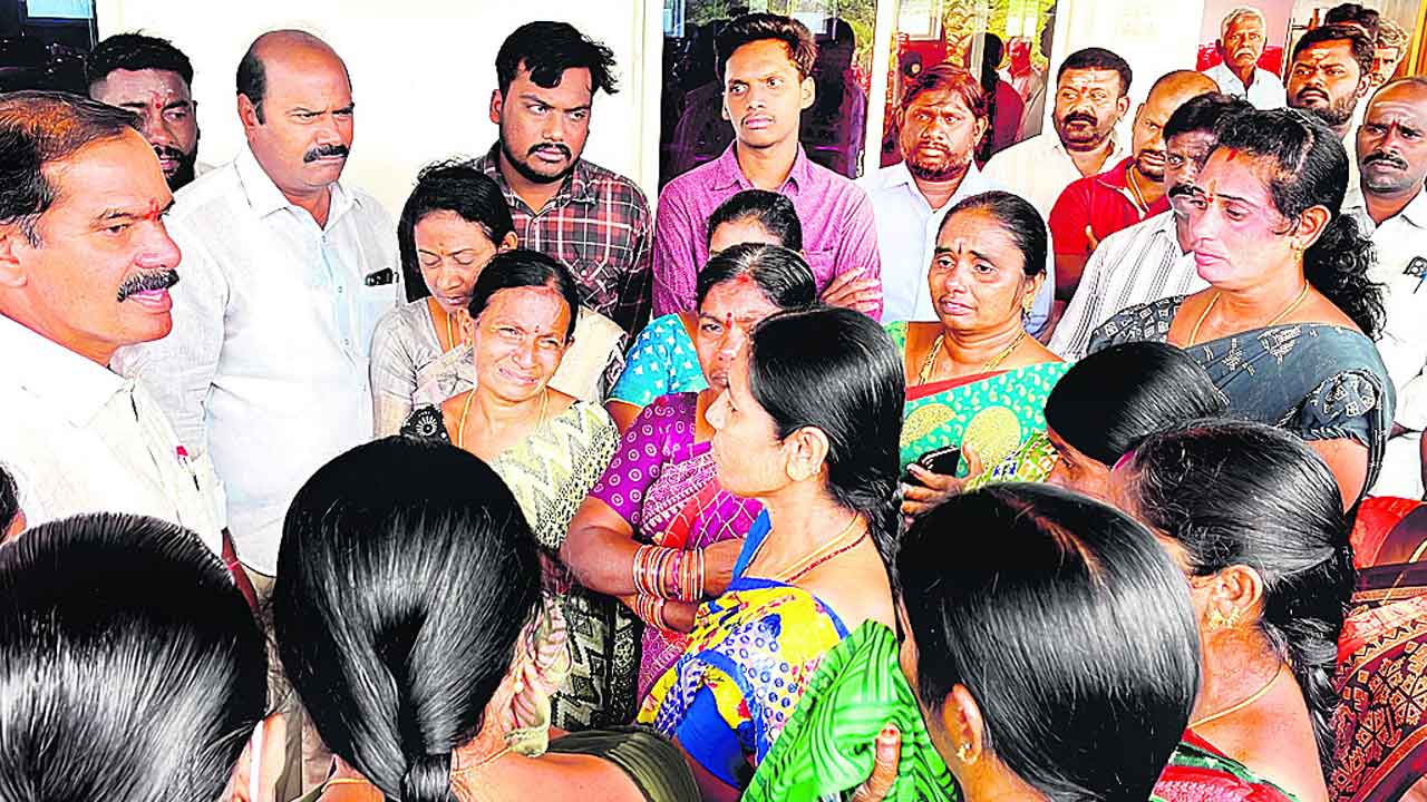 పదవి ఉన్నా, లేకున్నా ప్రజల మనిషినే..