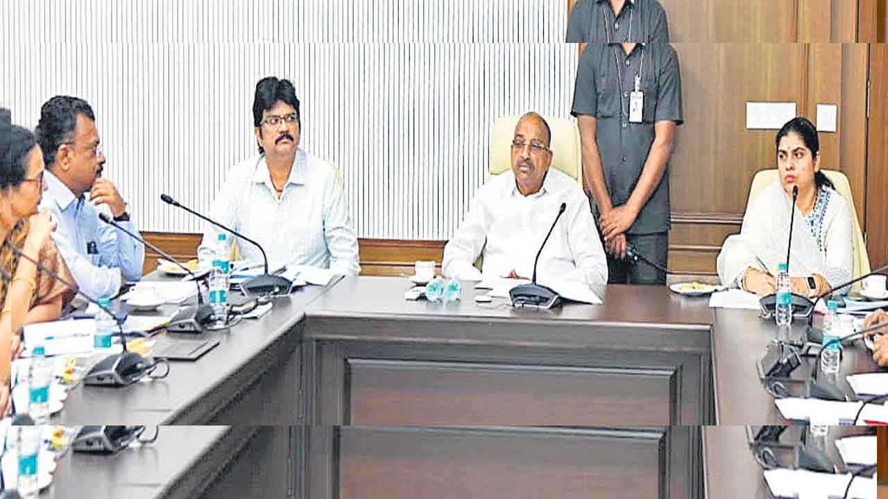 కార్పొరేషన్ల పనితీరు మారాలి