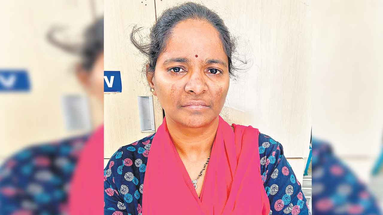 వ్యసనాలకు బానిసై.. లిఫ్ట్‌ అడిగి దోపిడీ