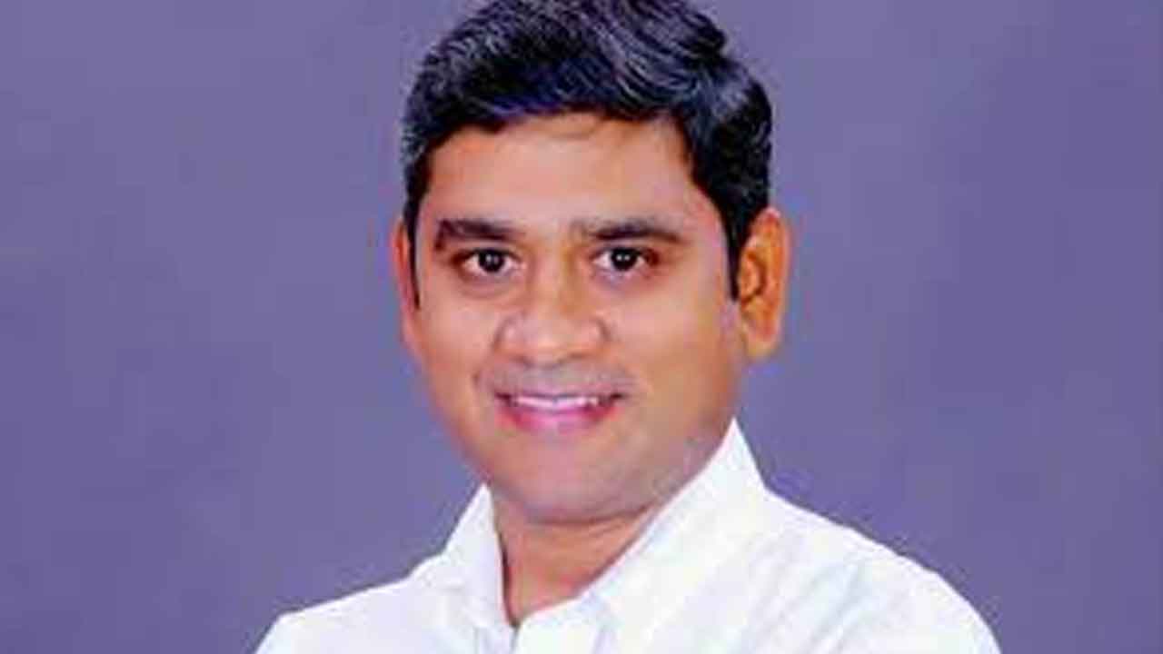 Palvai Harish Babu | అప్పట్లో తల్లి, తండ్రి.. ఇప్పుడు తనయుడు.. ఎమ్మెల్యేగా గెలిచిన పాల్వాయి హరీశ్‌