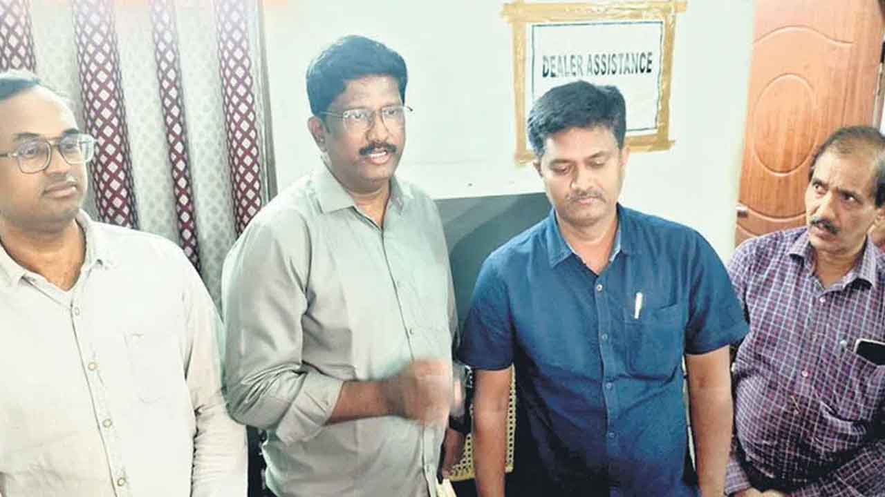 నకిలీ జీఎస్టీలతో కోట్లలో లావాదేవీలు