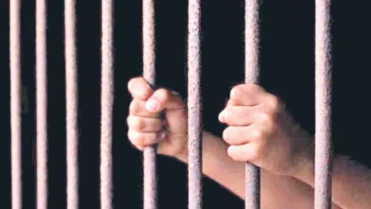 Lockup Deaths | తెలంగాణలో లాకప్‌డెత్స్‌ జీరో.. దేశంలోనే గుజరాత్‌ టాప్‌