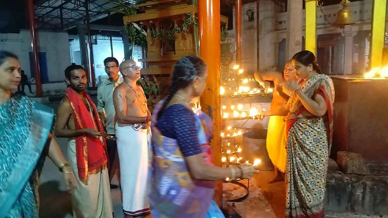 వైభవంగా కార్తీక దీపోత్సవం