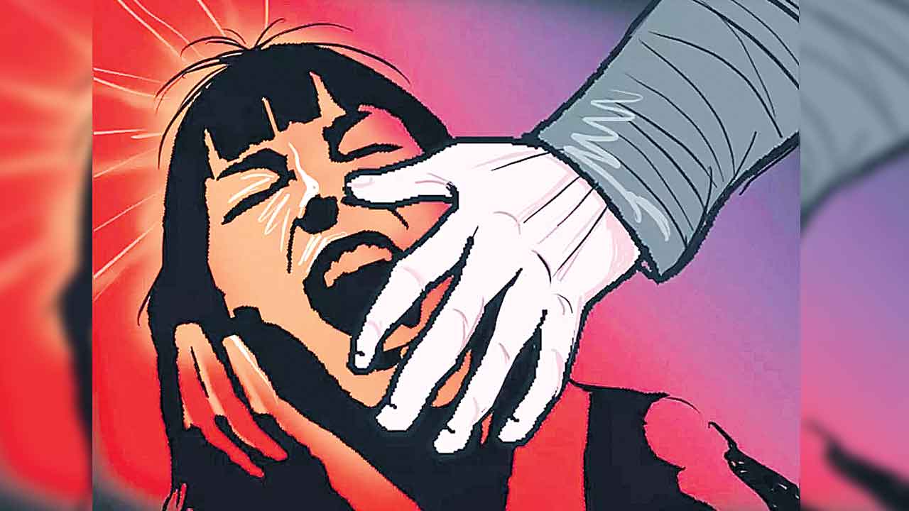 NCRB | అయినోళ్లే రాబందులు.. ఇల్లు మొదలు ఆఫీసు వరకు మహిళలకు లేని రక్షణ: ఎన్సీఆర్బీ