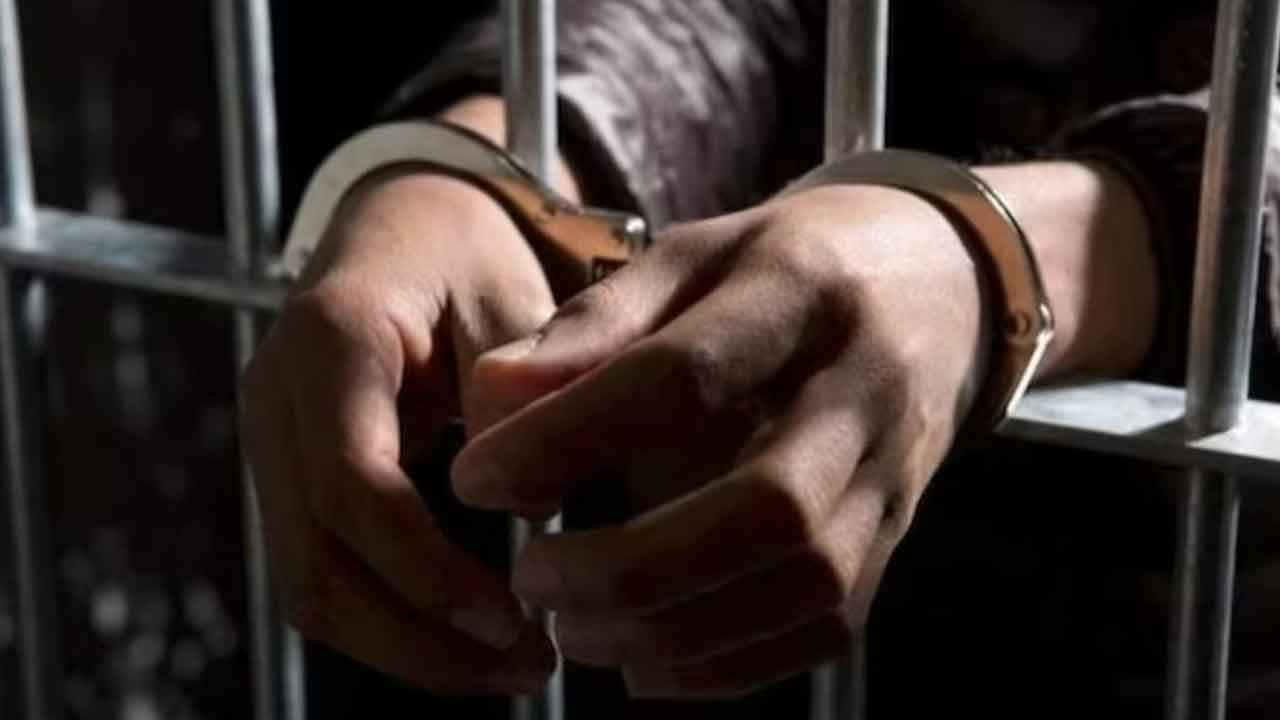 ప్రధానిపై అభ్యంతరకర పోస్ట్‌..