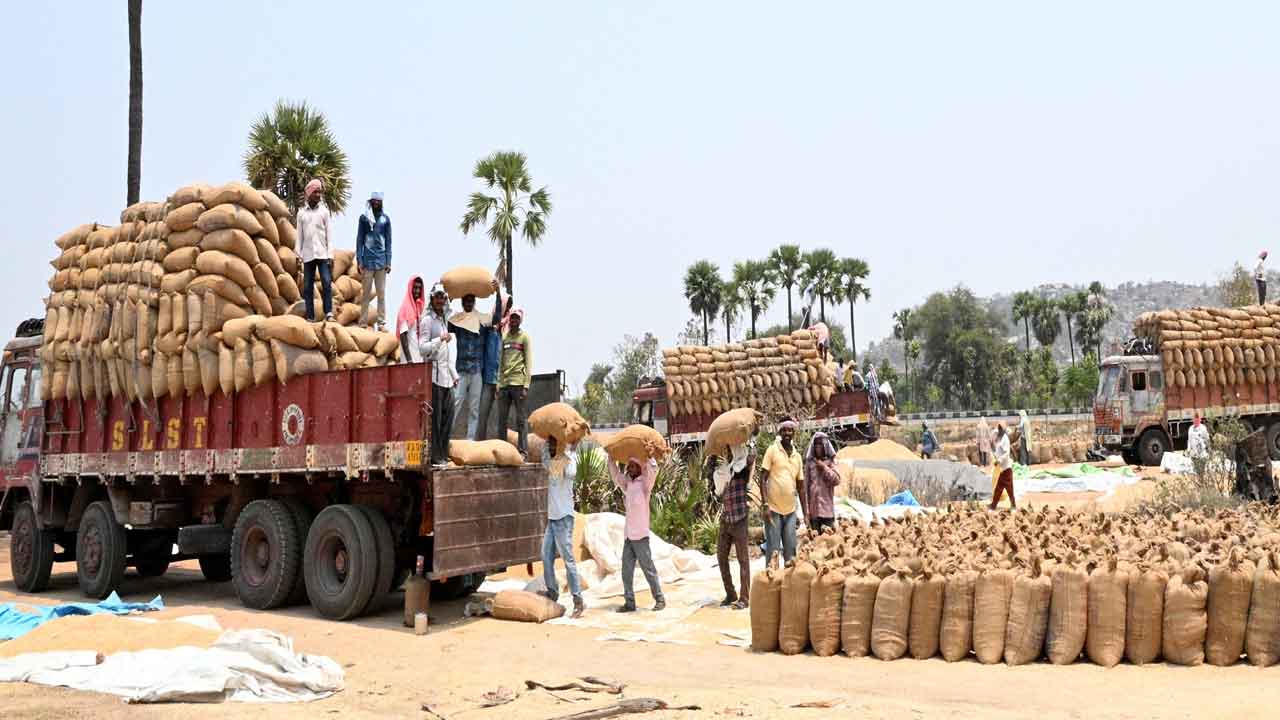 దాన్యం ఉత్పత్తిలో మనమే టాప్