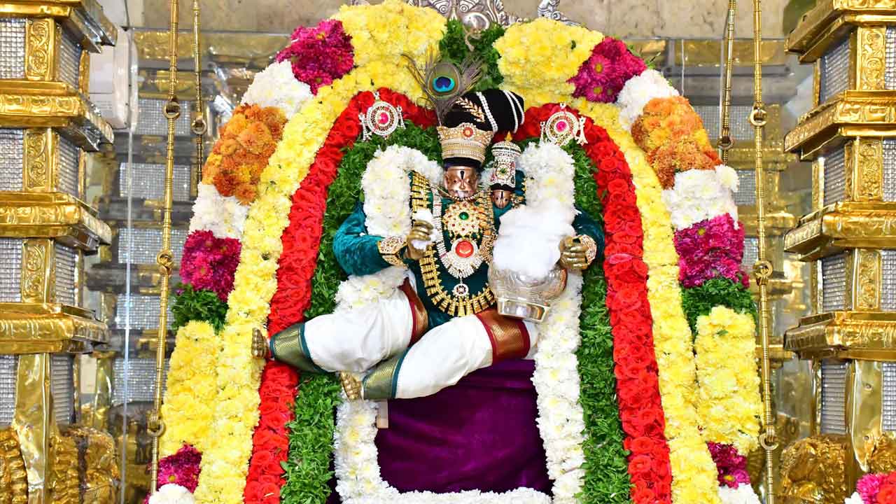 వెన్నముద్ద కృష్ణుడిగా యాదగిరీశుడు