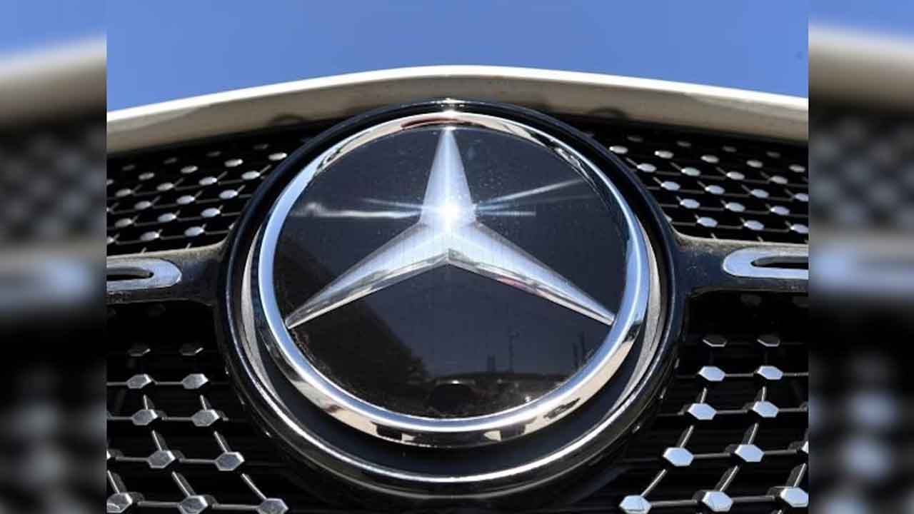 బెంజ్‌ కార్లు ప్రియం