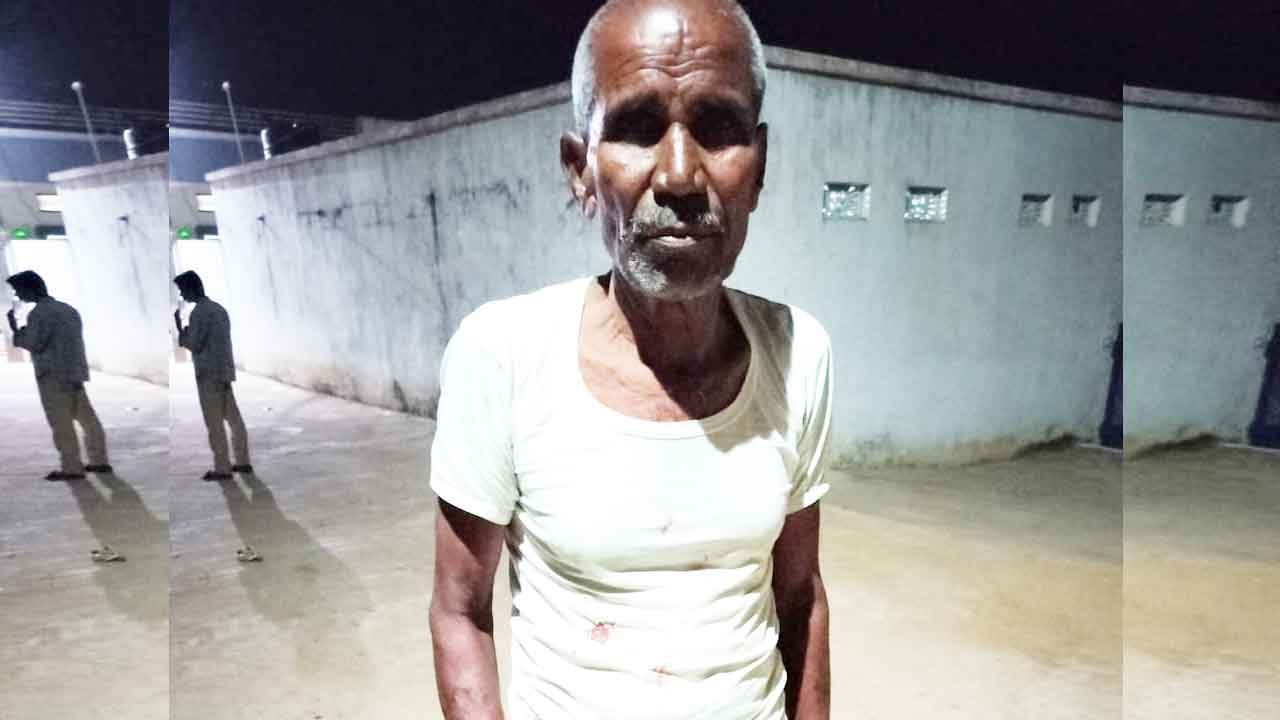 కాంగ్రెస్ నాయకుల దౌర్జన్యం