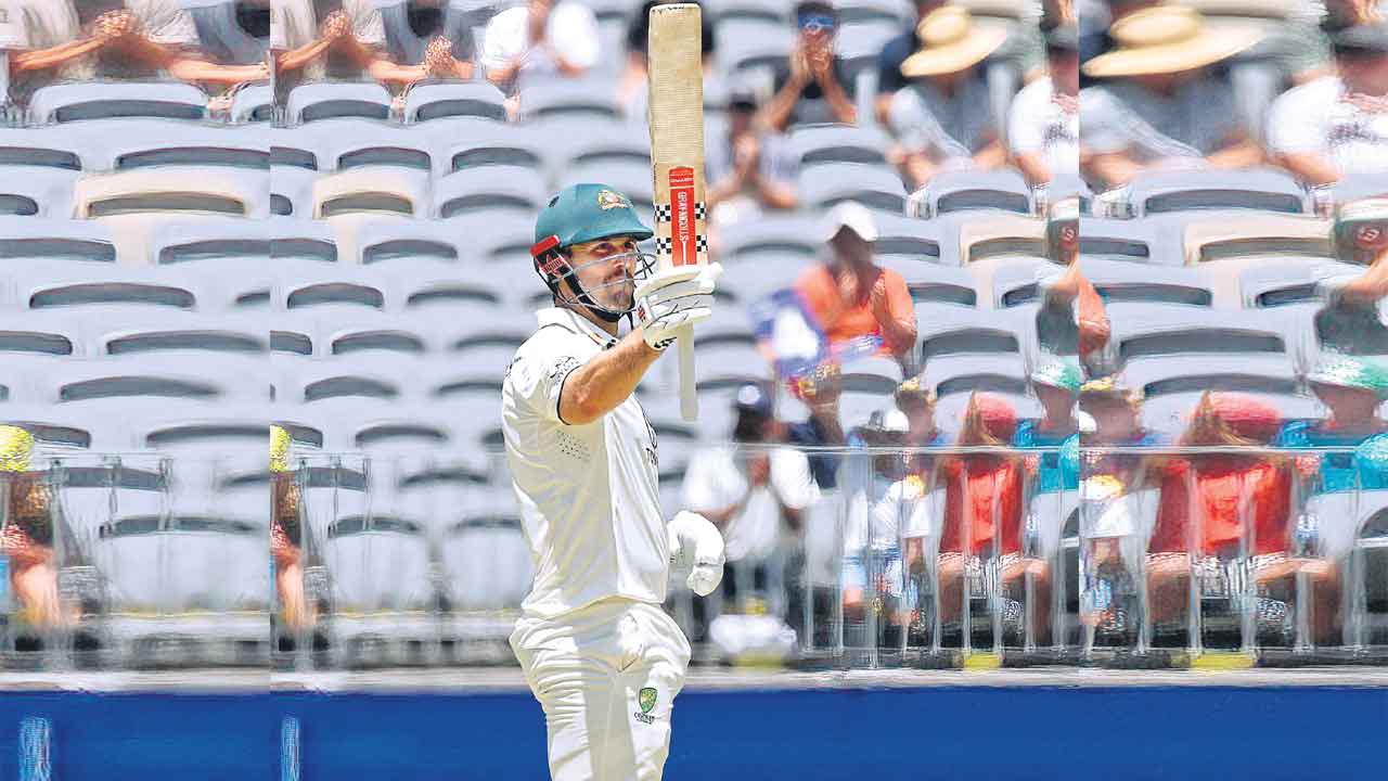 ఆస్ట్రేలియా 487; పాక్‌ 132/2