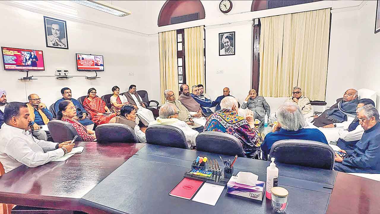 విపక్ష రాష్ర్టాలపై కేంద్రం ఆర్థిక దిగ్బంధం!