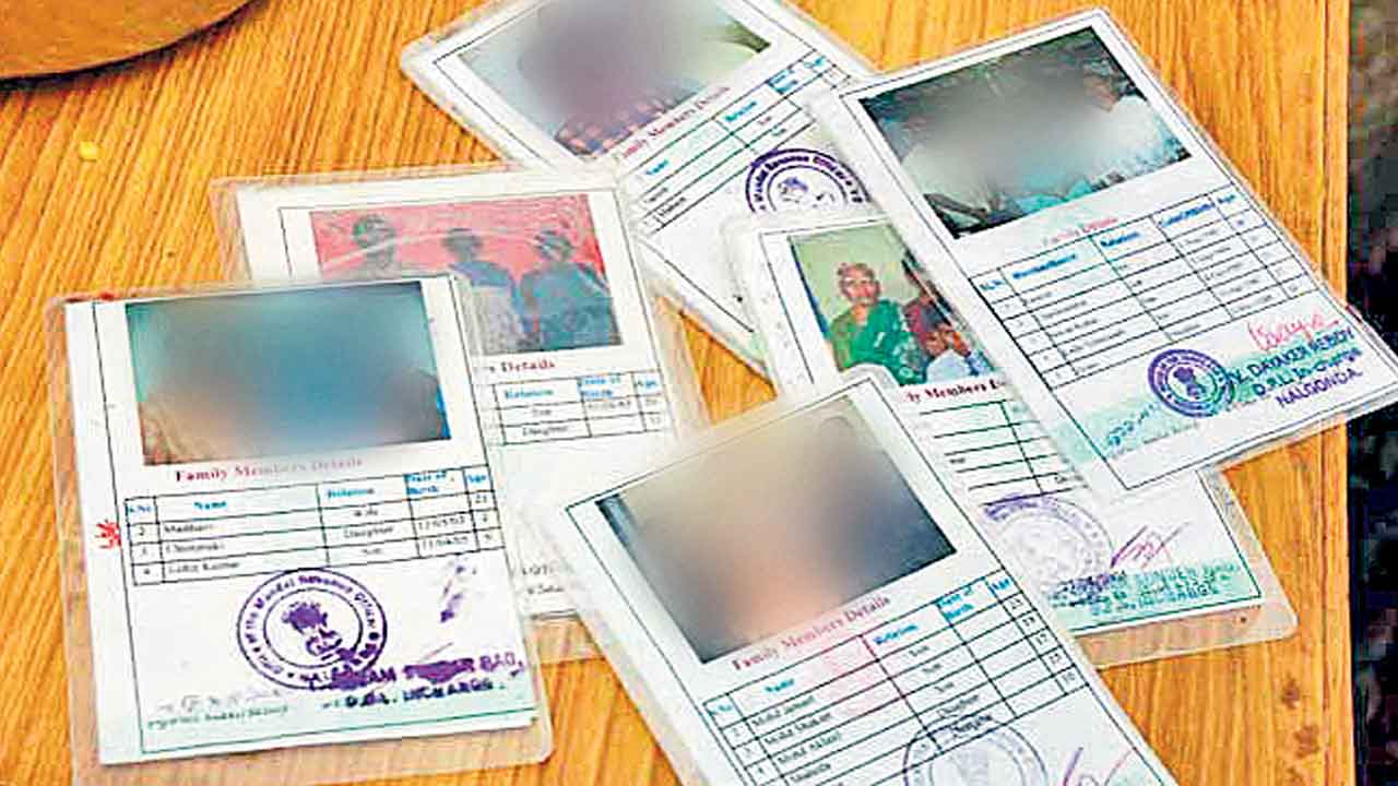 White Ration Card | అన్ని పథకాలకు తెల్లకార్డే ప్రామాణికం.. మరి రేషన్‌కార్డు లేనోళ్ల దరఖాస్తులెట్ల?