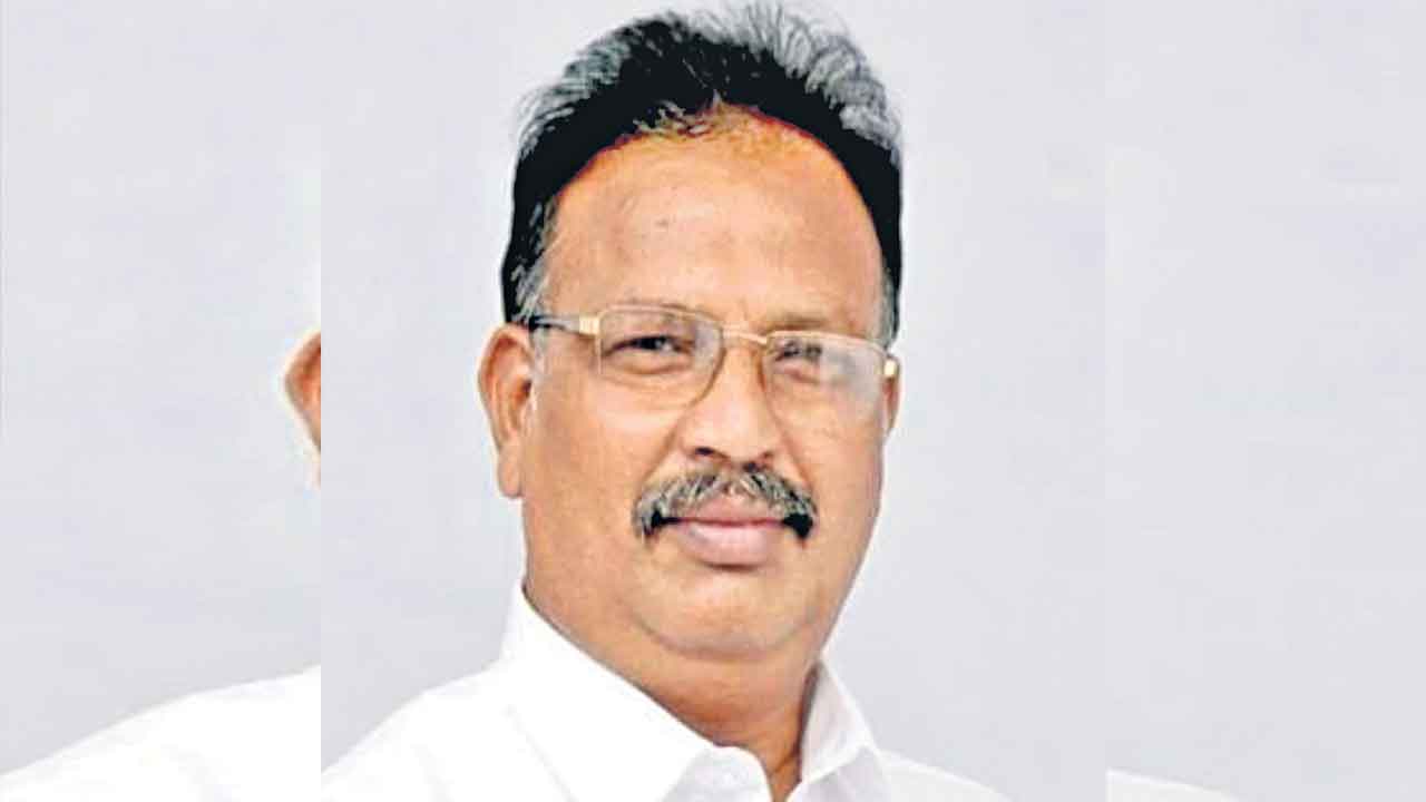 రోడ్డు ప్రమాదంలో ఏపీ ఎమ్మెల్సీ మృతి