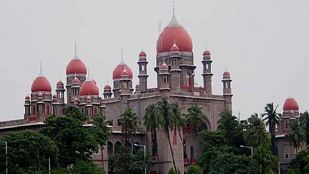 ప్రజాప్రతినిధులపై 114 కేసులు