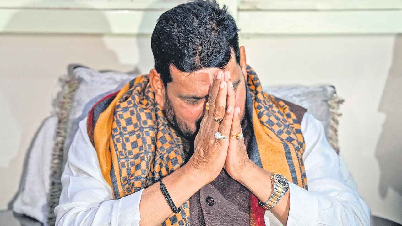 WFI | మల్లయోధుల నిరసనతో దిగివచ్చిన కేంద్రం.. భారత రెజ్లింగ్ సమాఖ్య రద్దు