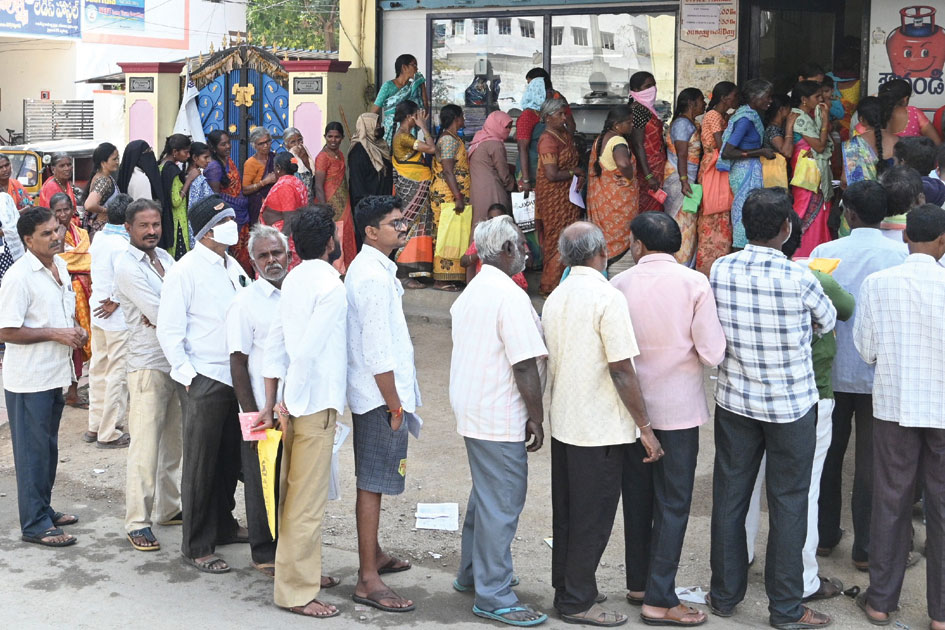 LPG e-KYC | ఆధార్‌తో లింక్‌ చేసుకుంటేనే రూ.500కు సిలిండర్‌ వస్తుందా.. ఇదిగో సమాధానం