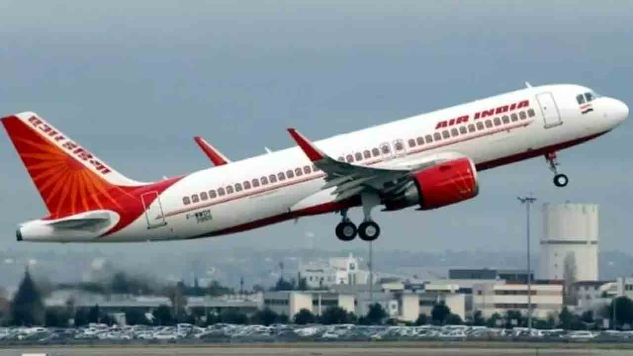 Air India | ఎయిర్‌ ఇండియా విమానంలో నిర్లక్ష్యం..! ప్రయాణికుడికి ఇచ్చిన ఫుడ్‌లో బ్లేడ్‌..!