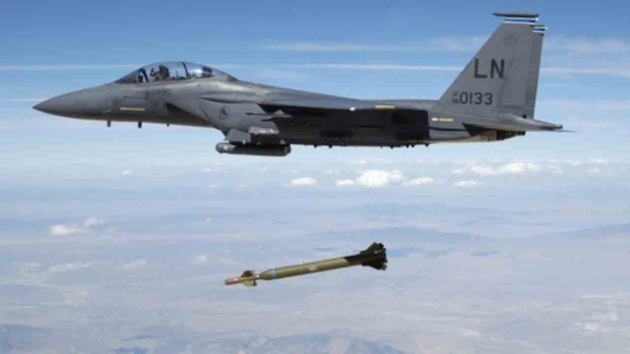 Air strikes | ఇరాక్‌లోని హెజ్బొల్లా స్థావరాలపై అమెరికా వైమానిక దాడులు