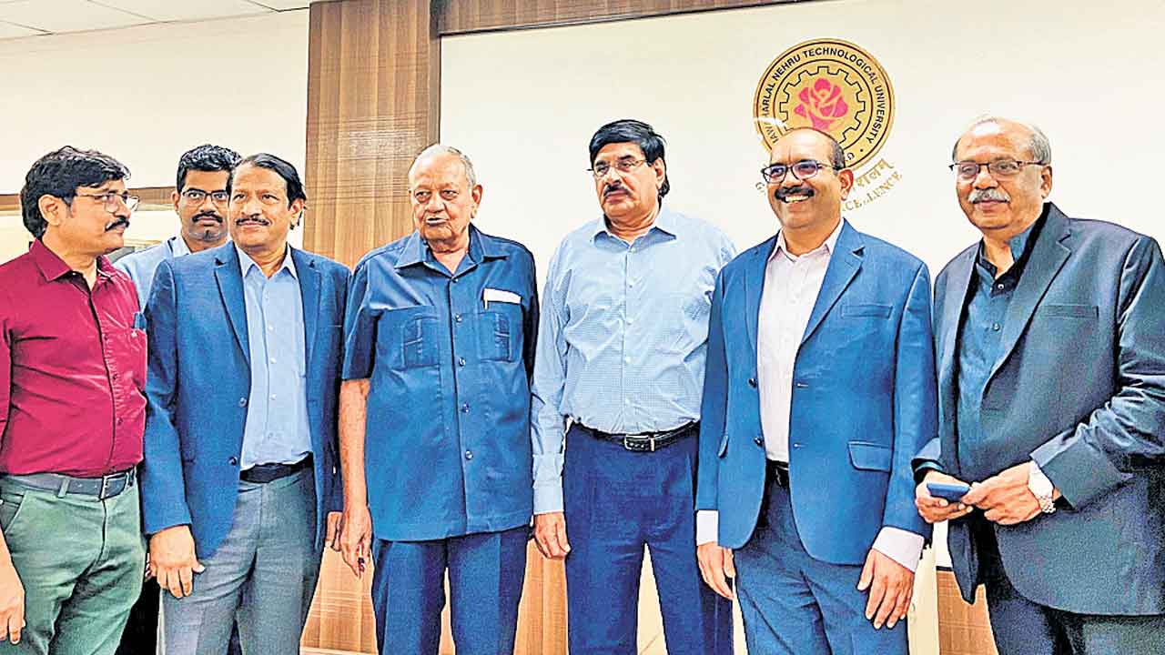 జేఎన్టీయూకు రూ. కోటి విరాళం