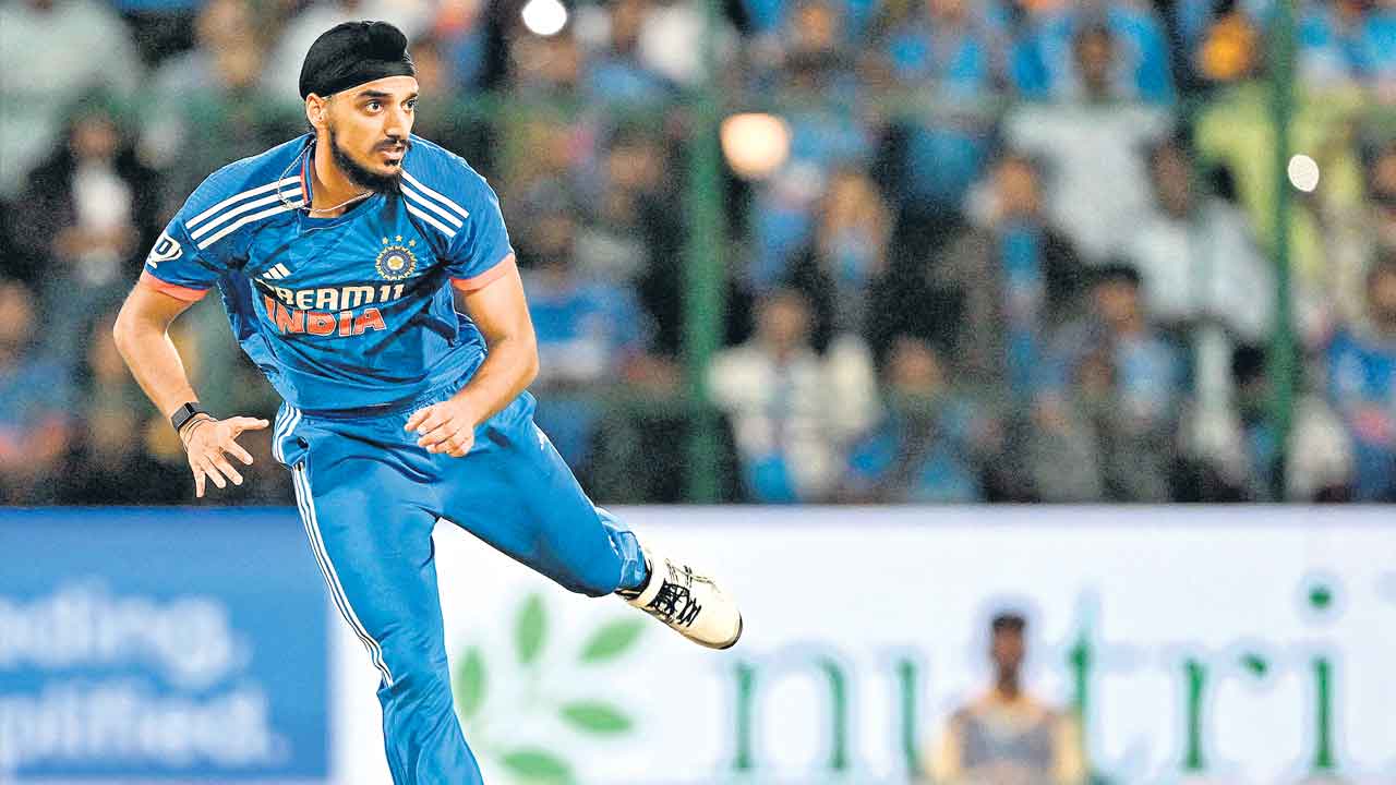 IND vs RSA | భారీ ఛేద‌న‌లో స‌ఫారీల‌కు షాక్.. తొలి వికెట్ ప‌డ‌గొట్టిన‌ అర్ష్‌దీప్