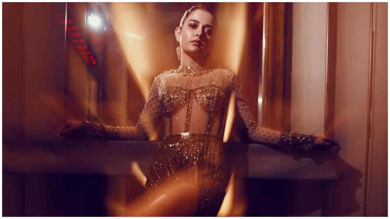 Ashika Ranganath | సరికొత్త పోజులతో కుర్రకారు మైండ్ బ్లాక్ చేస్తున్న ఆషికా రంగనాథ్..