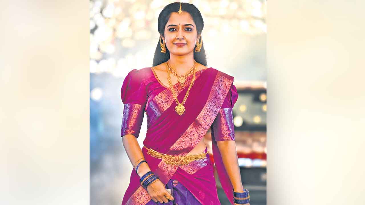 అచ్చ తెలుగు వరలక్ష్మీ