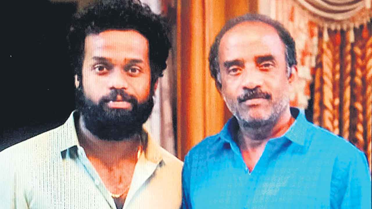 ఏసీబీకి చిక్కిన జిల్లా కార్మికశాఖ అధికారి