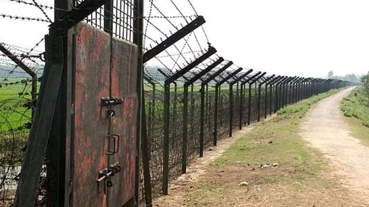 Indo-Bangladesh Border | ఇండో భారత్‌ – బంగ్లా సరిహద్దుల్లో 716 మంది చొరబాటుదారులు అరెస్ట్‌..!