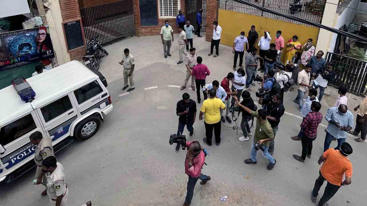 Bomb Threat | బెంగళూరులో 15 పాఠశాలలకు బాంబు బెదిరింపులు.. అప్రమత్తమైన పోలీసు శాఖ