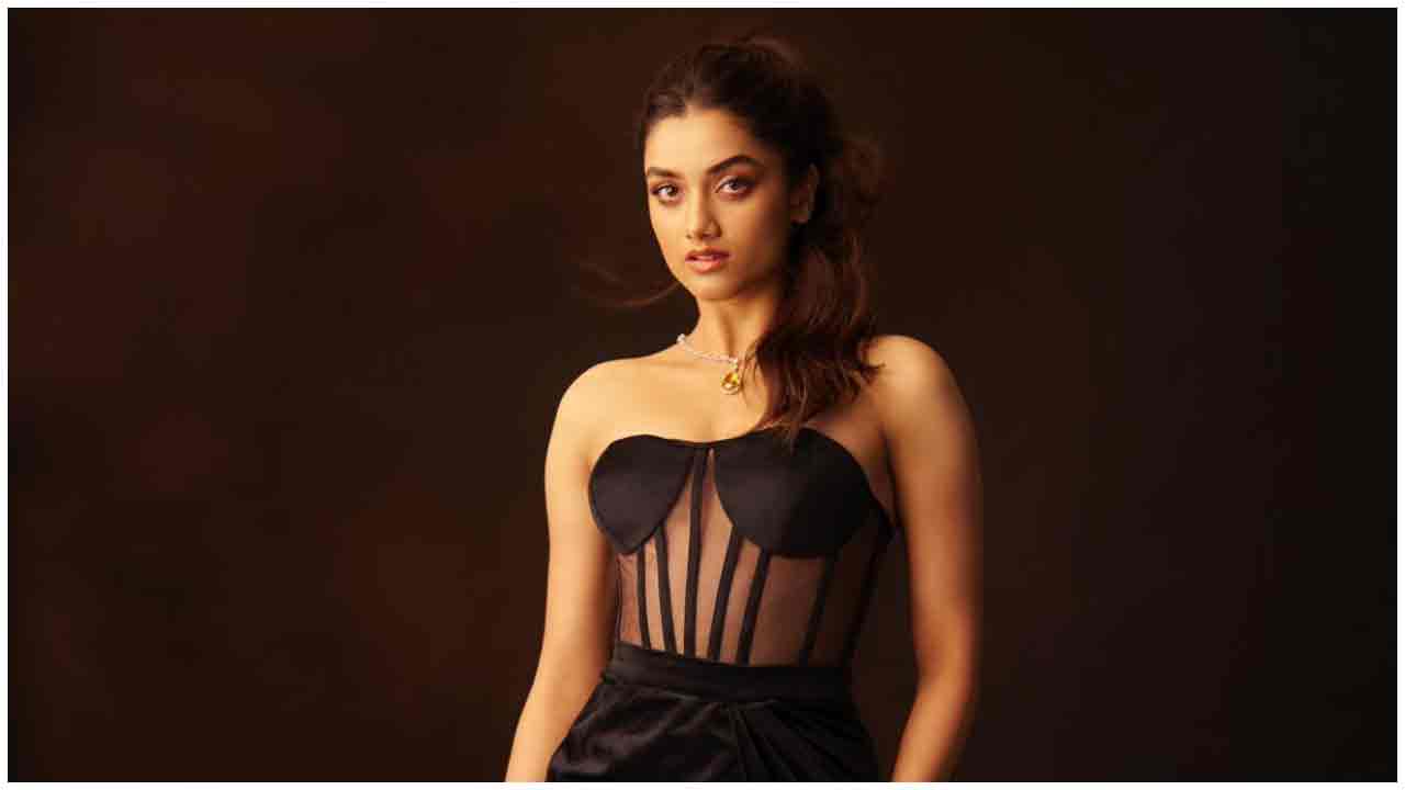 Bhagyashri Borse | లేలేత సొగసులతో మిల మిల మెరిసిపోతున్న భాగ్యశ్రీ బోర్సే..