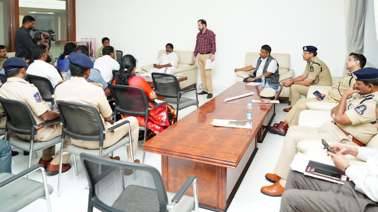 Christmas | క్రిస్మస్ వేడుకలను ఘనంగా నిర్వహించాలి: డిప్యూటీ సీఎం భట్టి