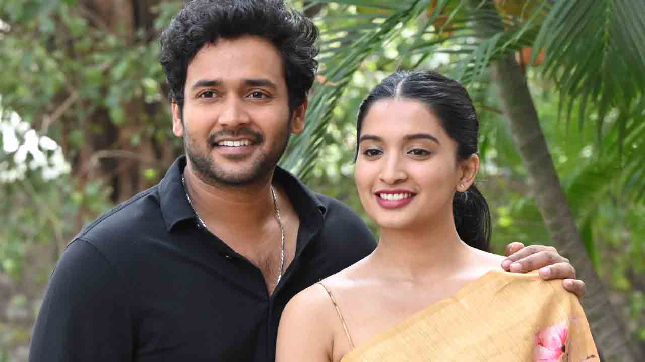 రొమాంటిక్‌ మాయలో..