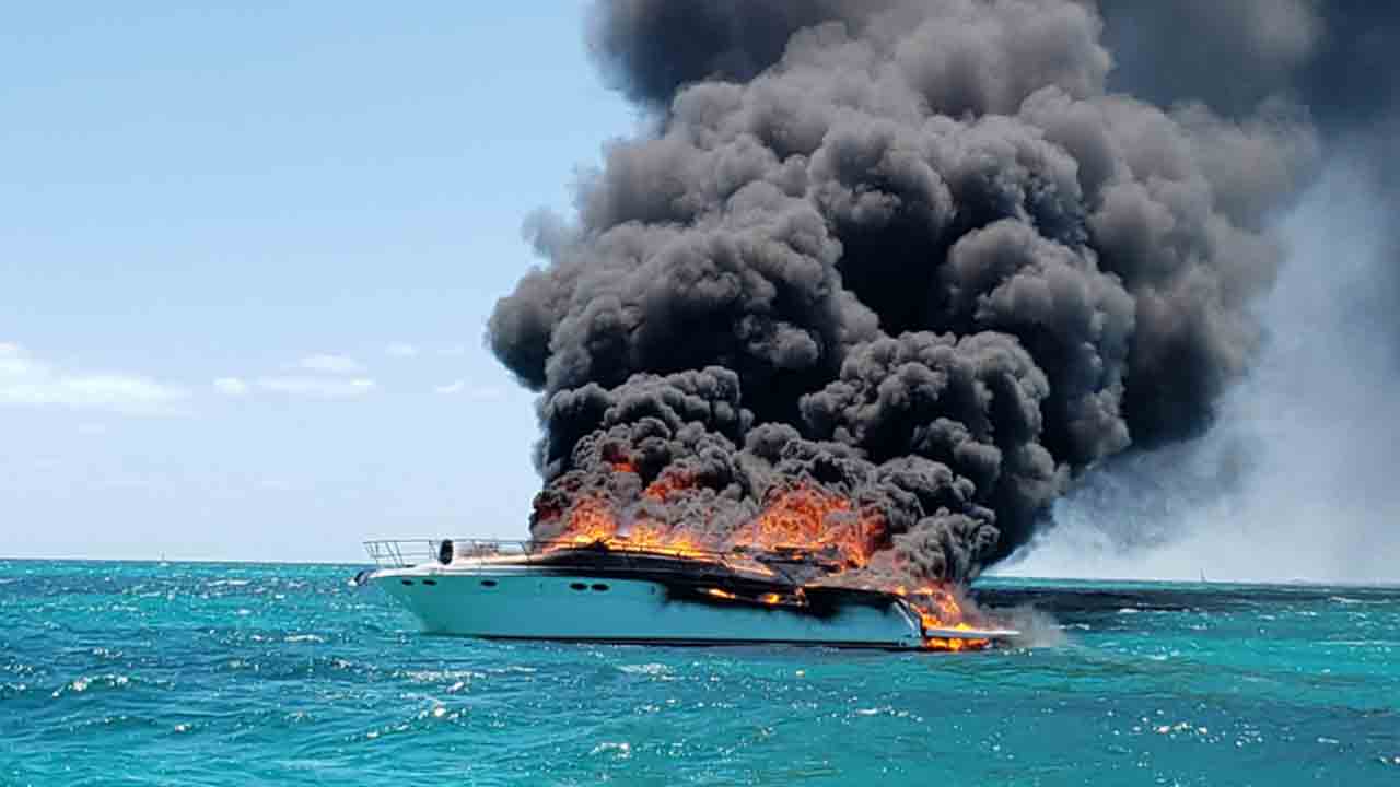 Rescue | ఏపీలో తప్పిన పెను ప్రమాదం.. 11 మందిని కాపాడిన రెస్క్యూటీం