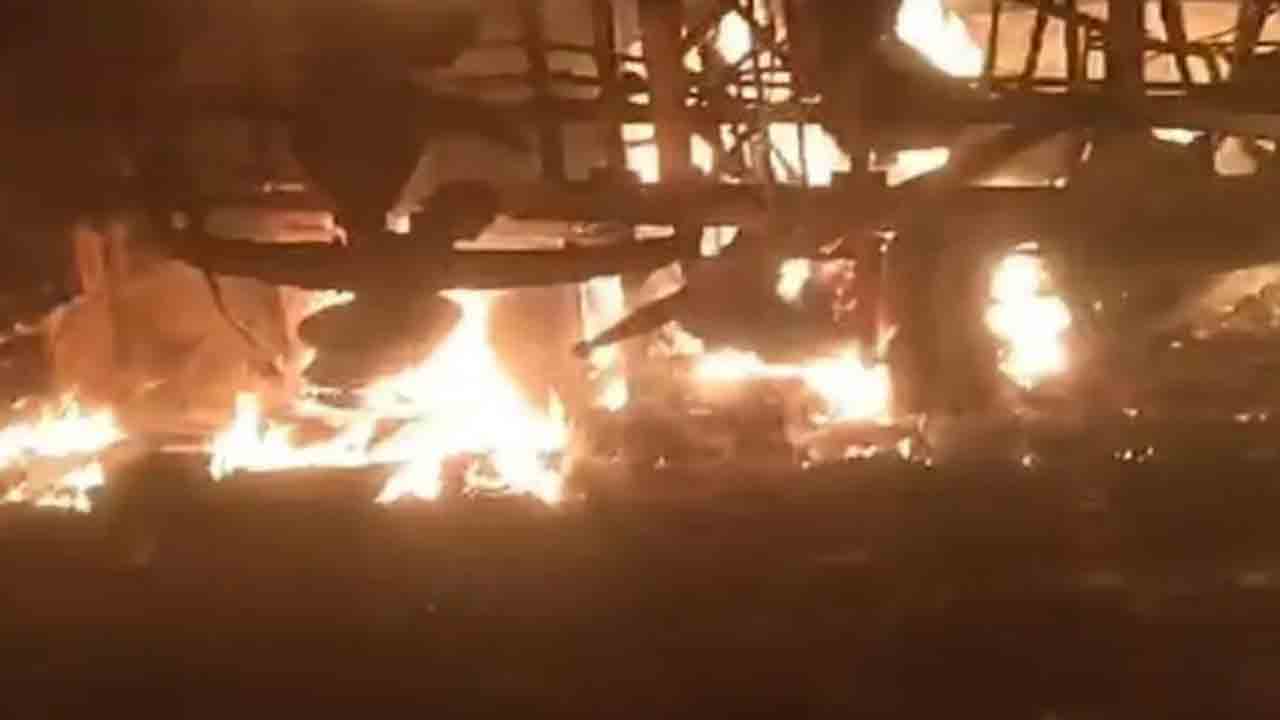 Bus Fire | 13 మందిని బలిగొన్న బస్సు యజమాని బీజేపీ నేత.. పత్రాల గడువు ముగిసినట్లు గుర్తింపు