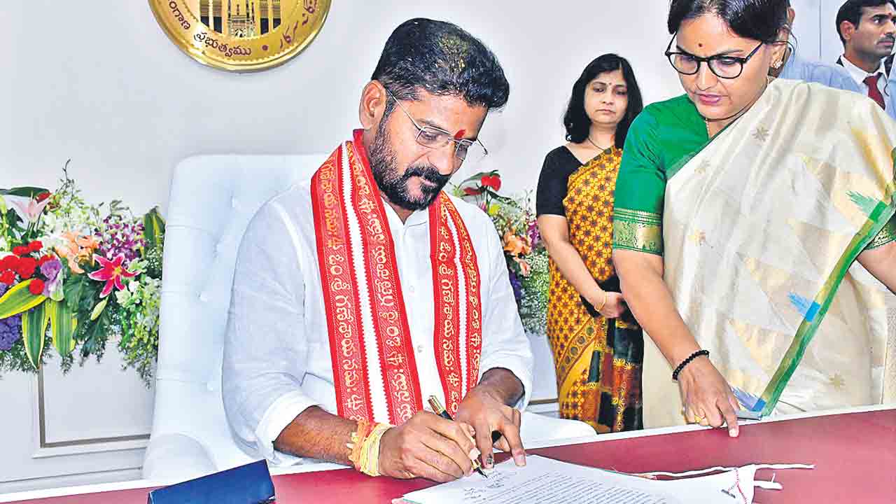 12 మందితో కాంగ్రెస్‌ క్యాబినెట్‌