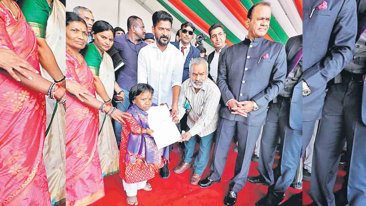 రజనీకి కాంట్రాక్ట్‌ ఉద్యోగం