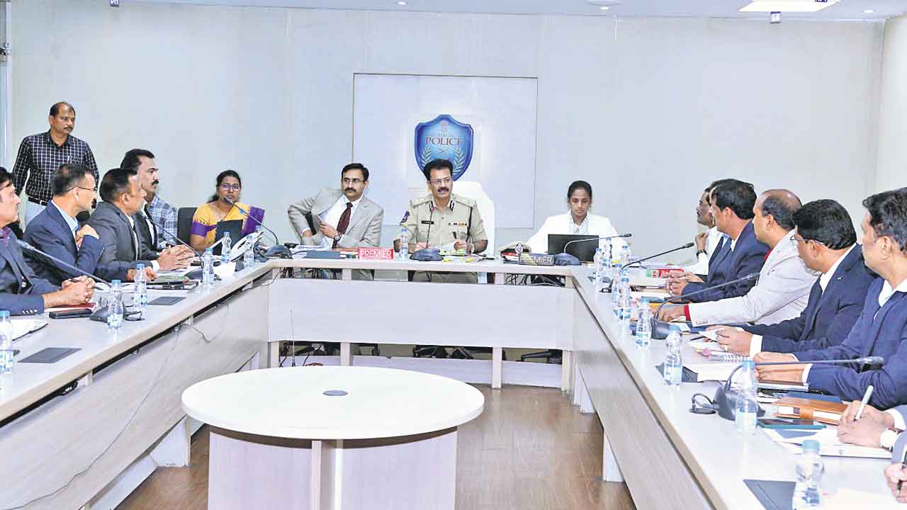 అలసత్వం ఉండొద్దు.. నిర్లక్ష్యం చేయొద్దు