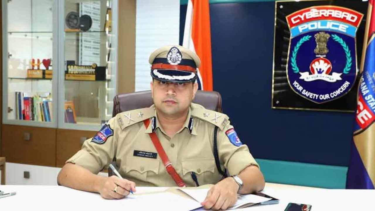 Cyberabad | సైబరాబాద్‌ కమిషనరేట్‌లో ఇద్దరు ఇన్‌స్పెక్టర్లపై సస్పెన్షన్‌ వేటు