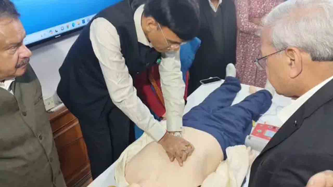 Heart Attacks | యువతలో పెరుగుతున్న ‘గుండెపోటు’ మరణాలు.. పది లక్షల మందికి శిక్షణ.. కేంద్రం నిర్ణయం