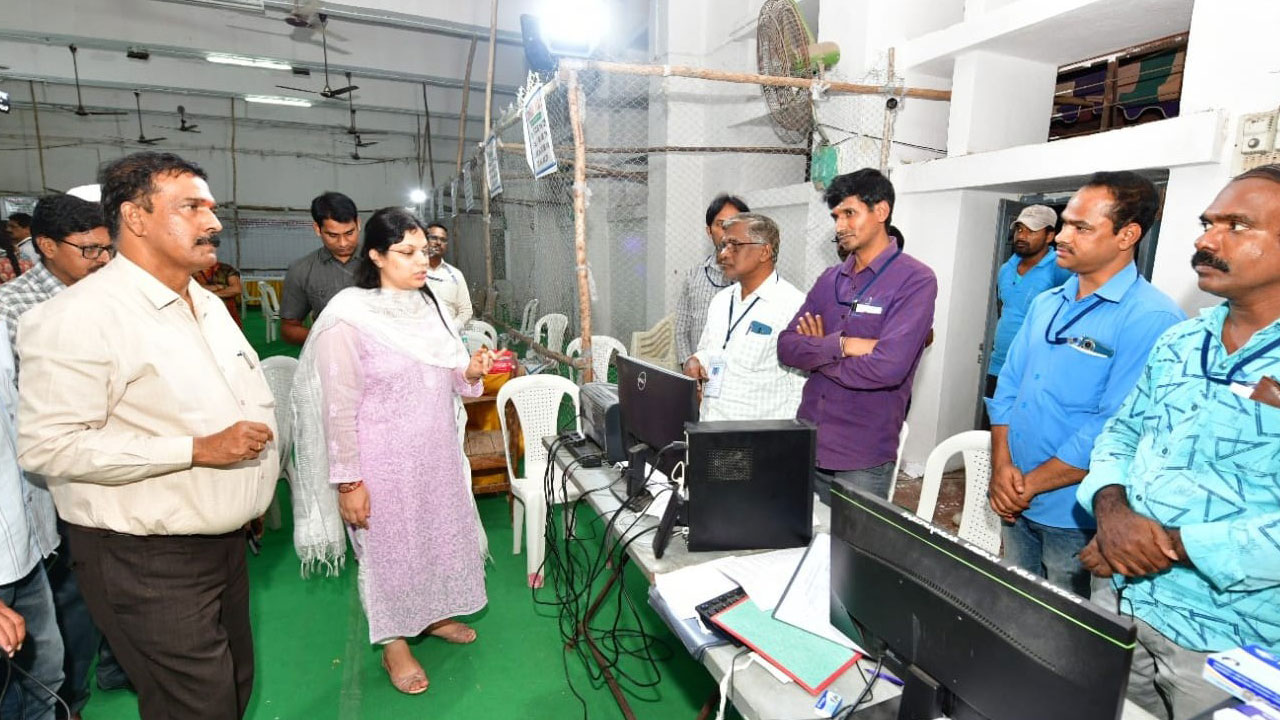 ఎన్నికల సిబ్బంది ర్యాండమైజేషన్‌ పూర్తి