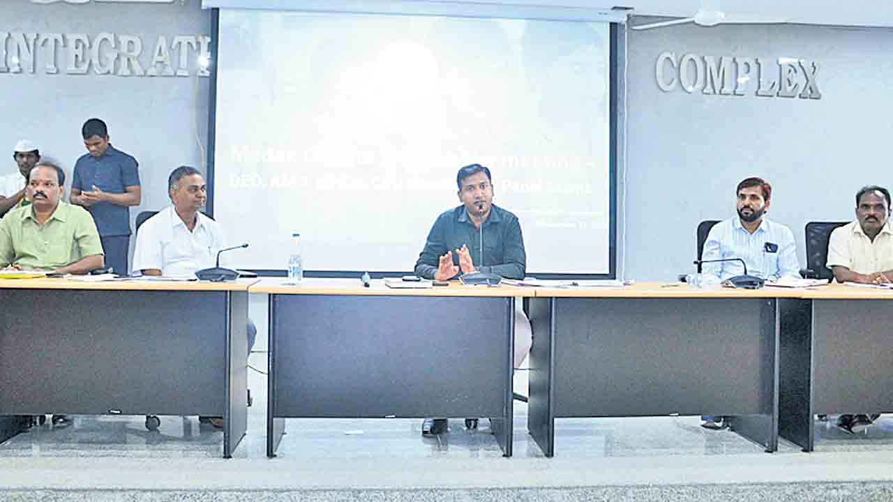 వెనకబడిన విద్యార్థులపై ప్రత్యేక శ్రద్ధ వహించాలి
