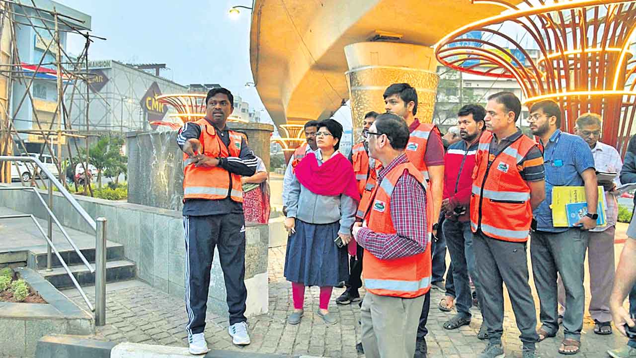 జంక్షన్‌ అభివృద్ధి పనులను త్వరితగతిన పూర్తి చేయాలి