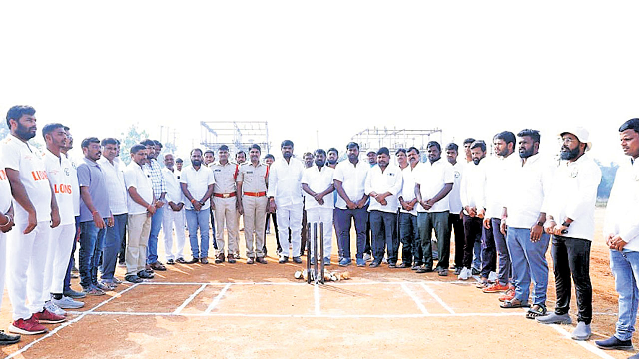 క్రీడలతోనే యువతకు మానసికోల్లాసం