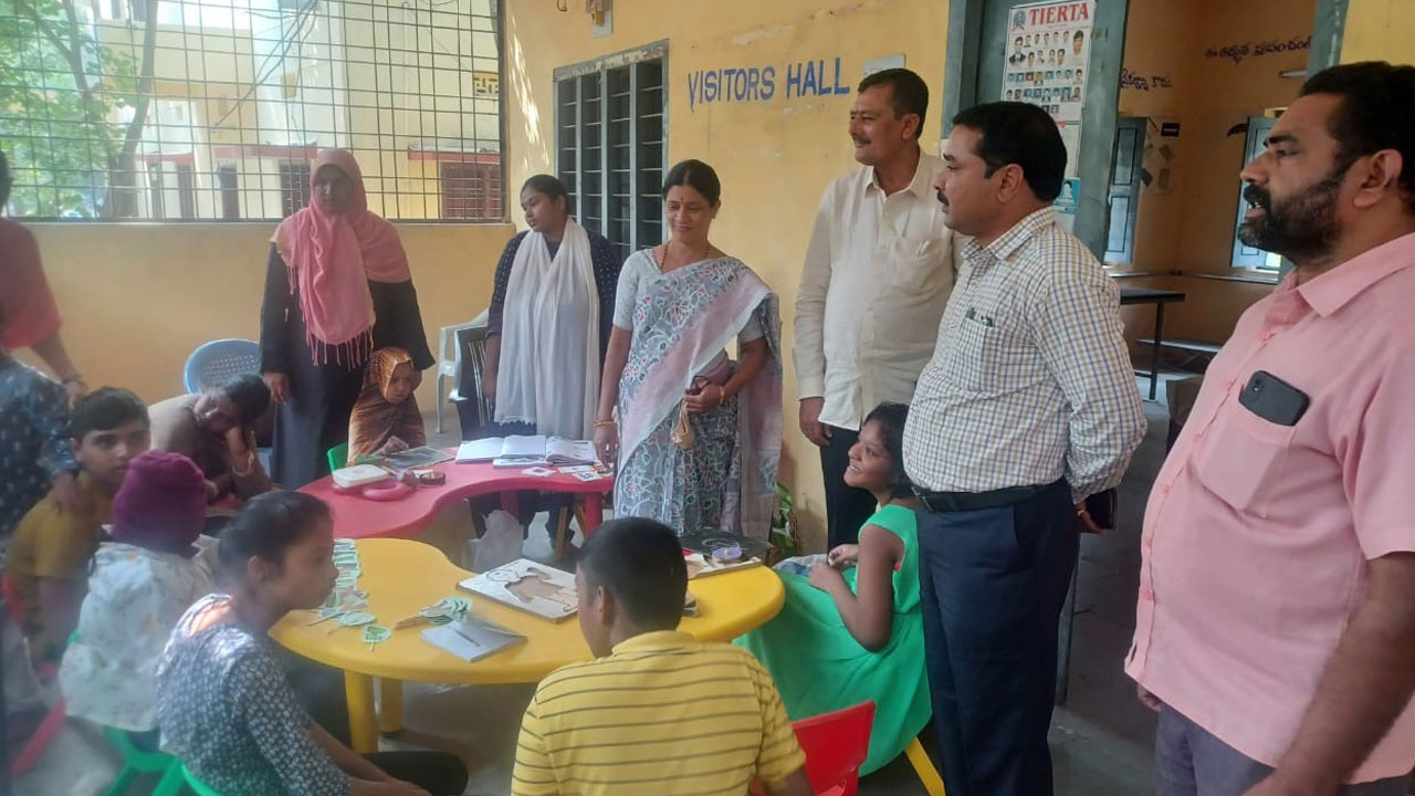 విద్యార్థుల్లో అభ్యసన సామర్థ్యాల మెరుగుకు కృషి చేయాలి